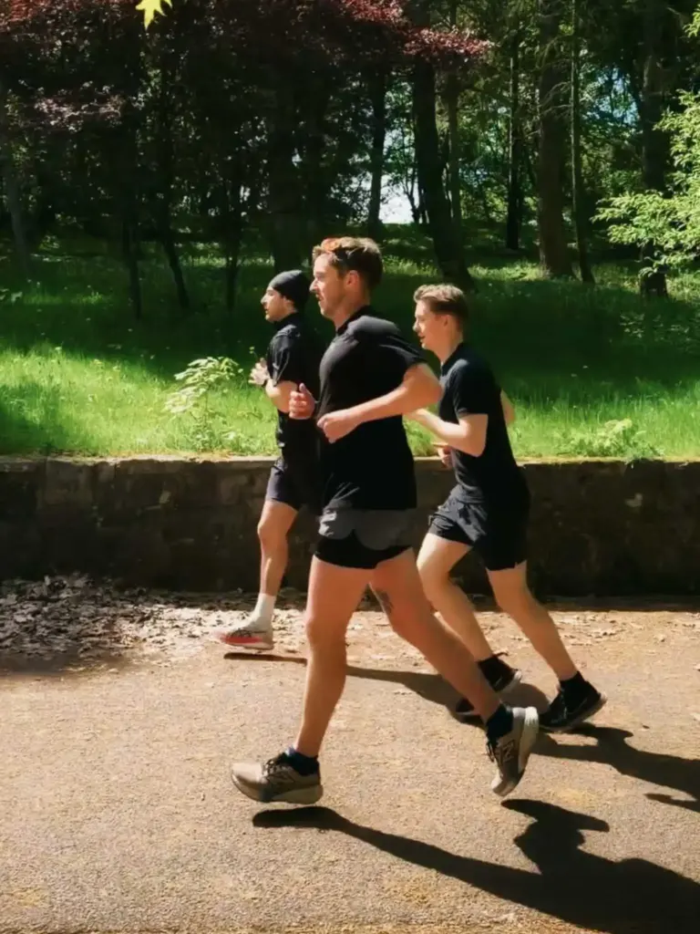 Running Club Berlin | NOMOVO Runners 6 svg%3E